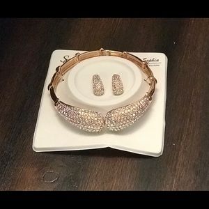 Gorgeous bling flashy classy necklace